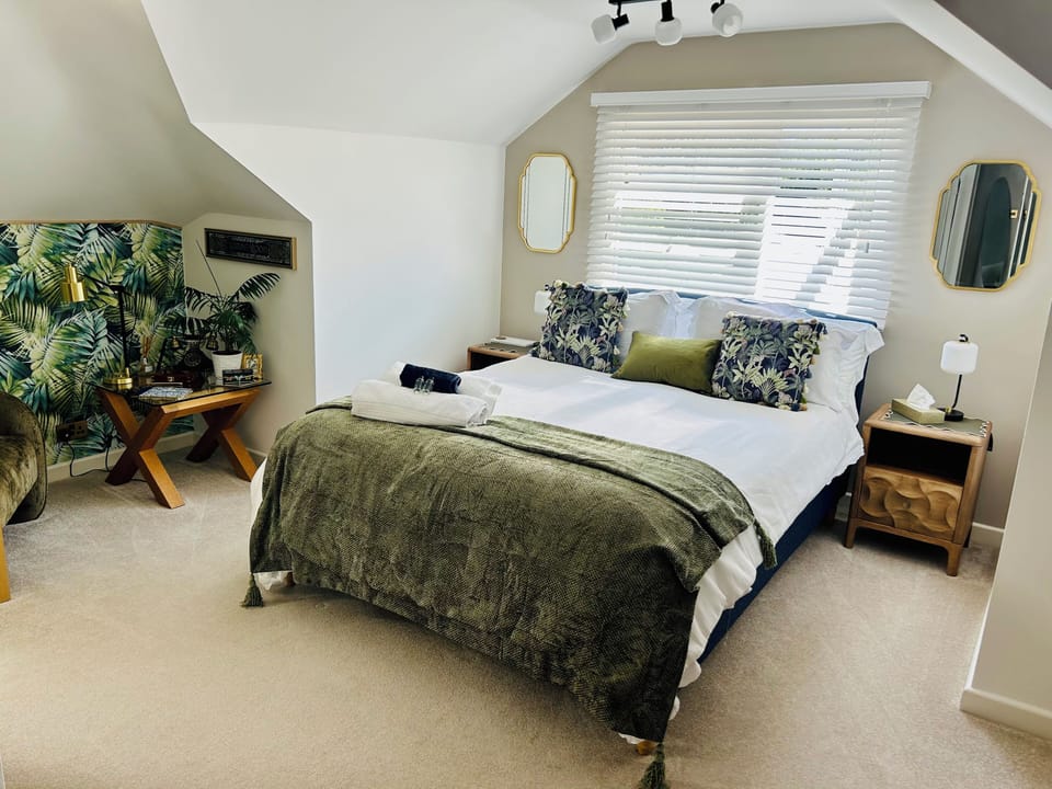 Double Room | Premium bedding, individually decorated, individually furnished, desk