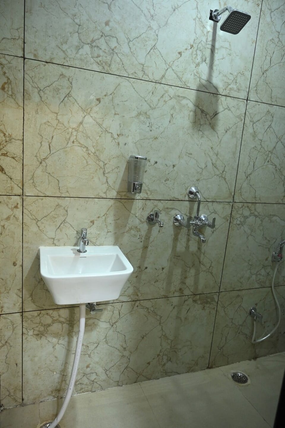 Shower, towels