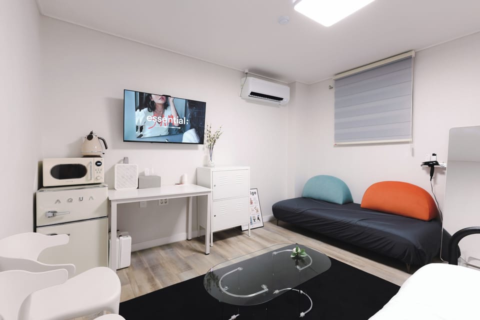 Us(Family Room) - Free OTTs Included | Soundproofing, free WiFi