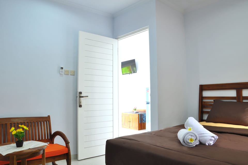 Two Bedroom (Sea View) | Desk, blackout drapes, free WiFi, bed sheets
