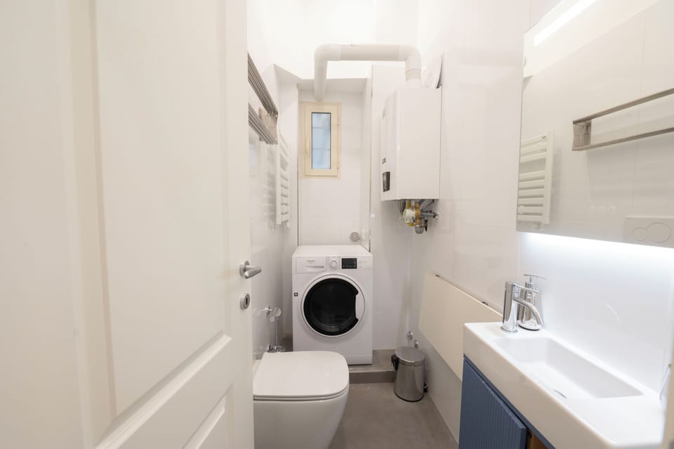 Deluxe Condo | Bathroom