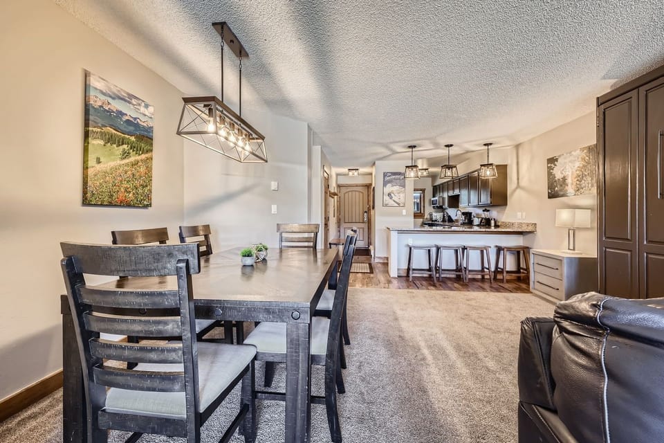 Condo, 2 Bedrooms | Dining