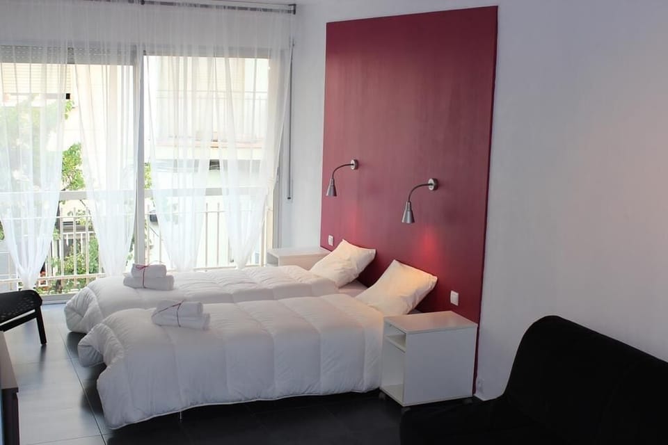 Iron/ironing board, WiFi (free)