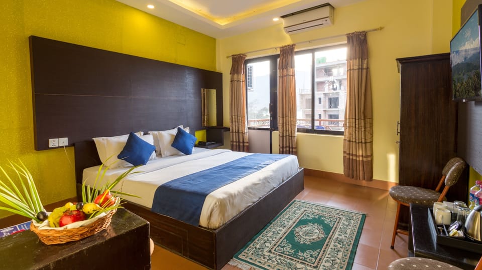 1 bedroom, premium bedding, desk, soundproofing