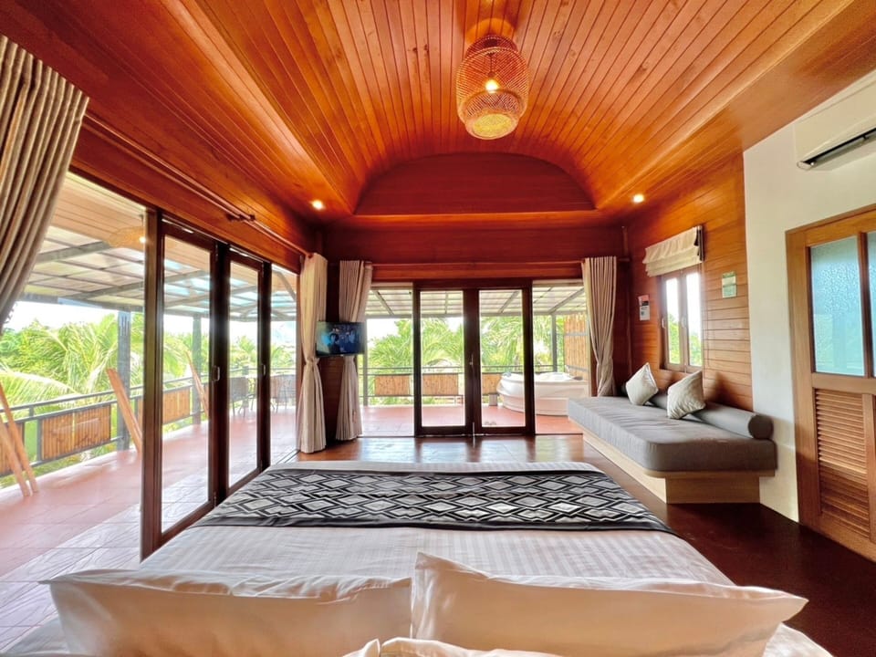 Family Room, 2 Bedrooms, Sea View | Minibar, in-room safe, individually decorated, individually furnished