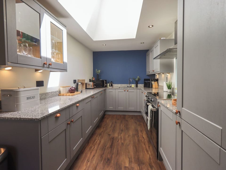 Cottage | Private kitchen | Cookware/dishes/utensils