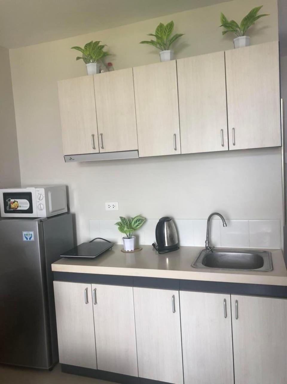 Comfort Studio, 1 Queen Bed with Sofa bed, Balcony, City View | Private kitchenette | Fridge, microwave, oven, stovetop