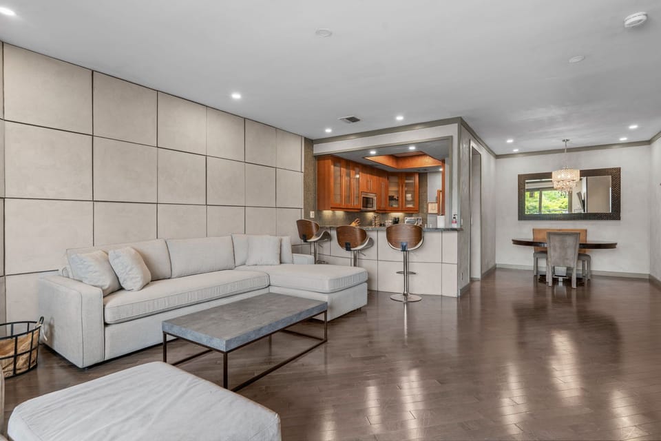 Apartment, City View | Living area | Flat-screen TV, fireplace