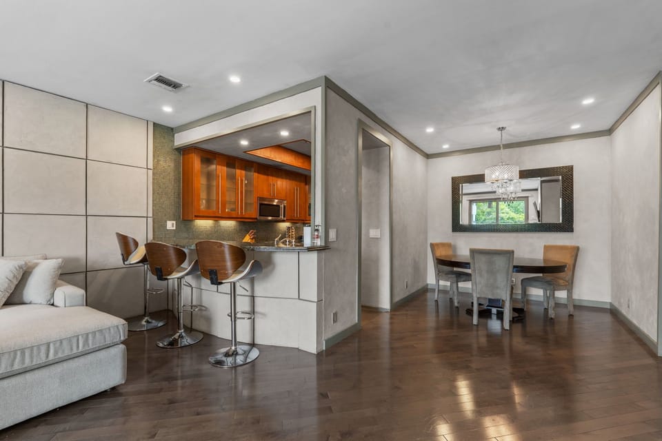 Apartment, City View | Living area | Flat-screen TV, fireplace
