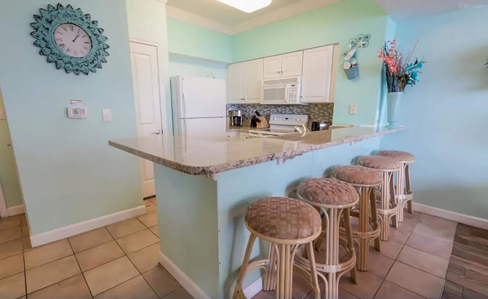 Condo, 1 King Bed with Sofa bed (Shores of Panama 816) | Private kitchen | Oven, cookware/dishes/utensils