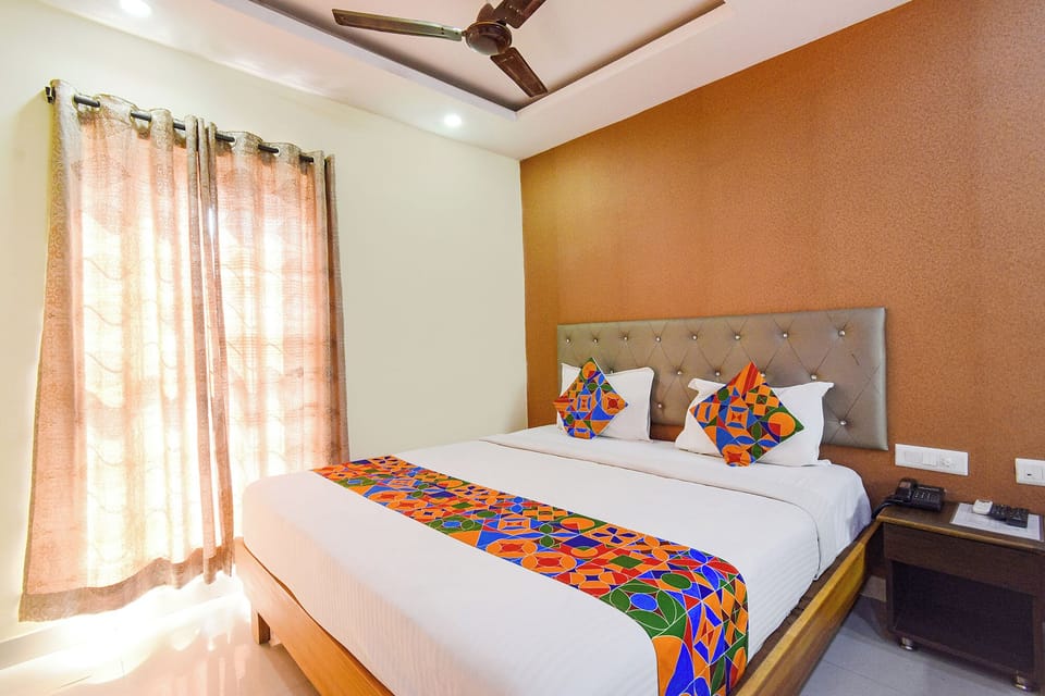 Egyptian cotton sheets, premium bedding, in-room safe, free WiFi