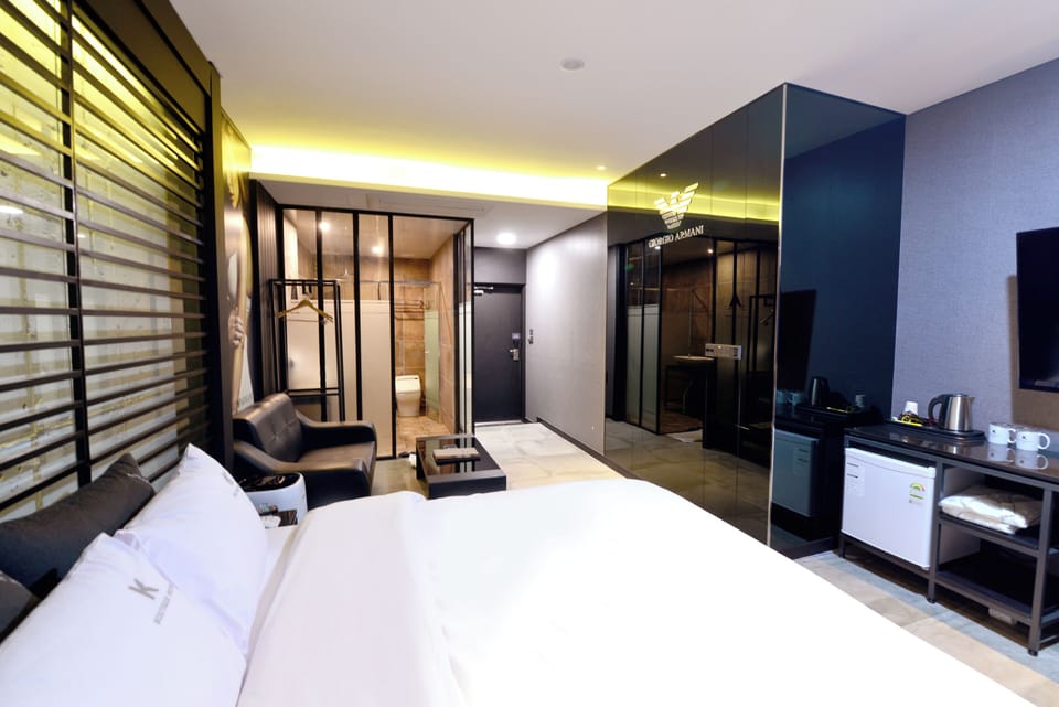 1 Parking 1 Room Deluxe | Free WiFi, bed sheets