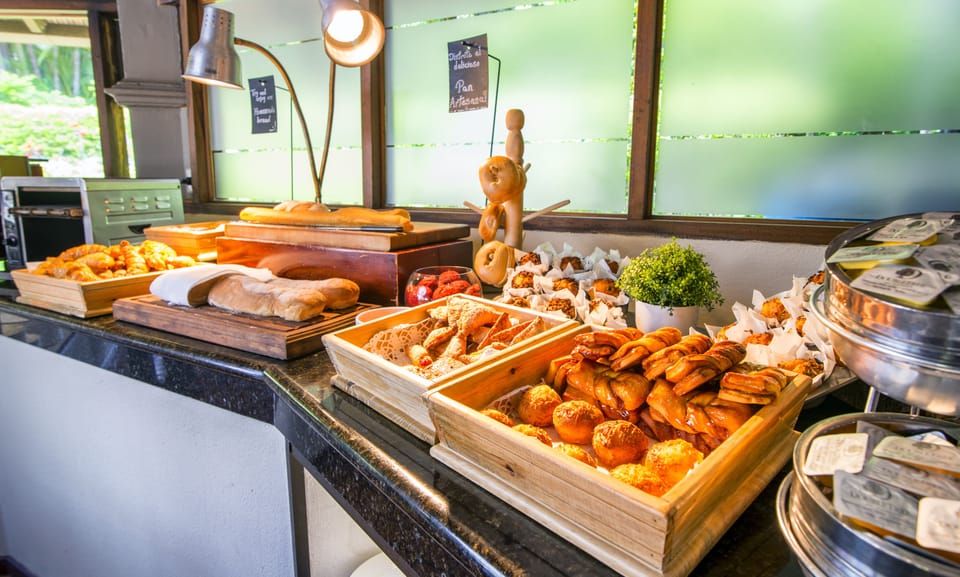 Daily buffet breakfast for a fee
