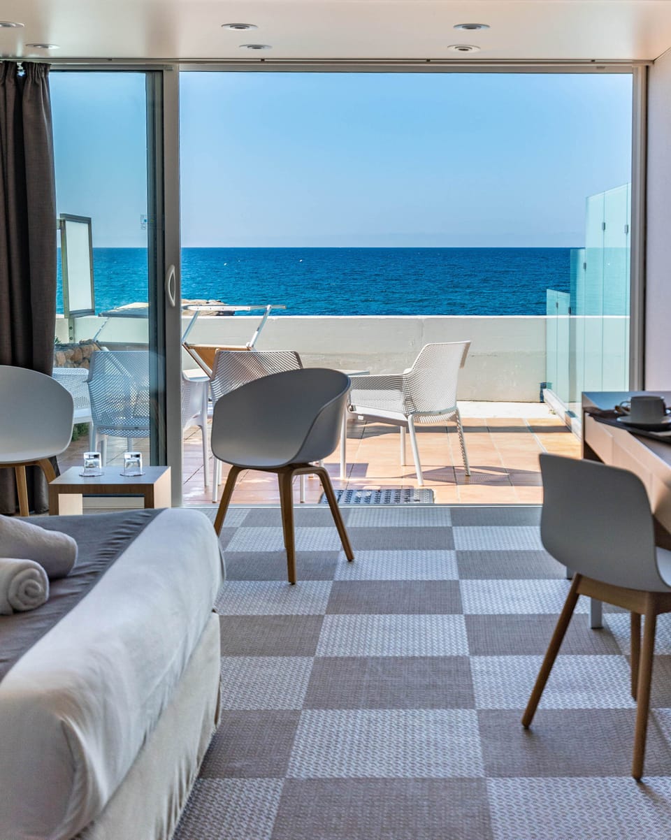 Superior Comfort Room - Sea View | Premium bedding, in-room safe, blackout drapes, soundproofing