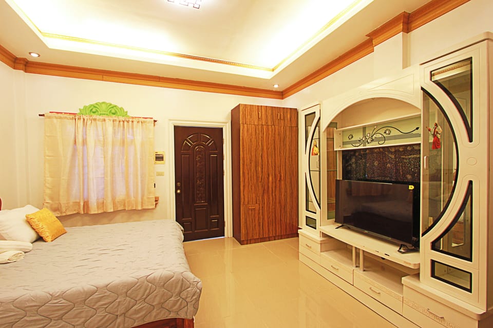 Superior Double Room, Balcony, Garden View | Blackout drapes, iron/ironing board, free WiFi