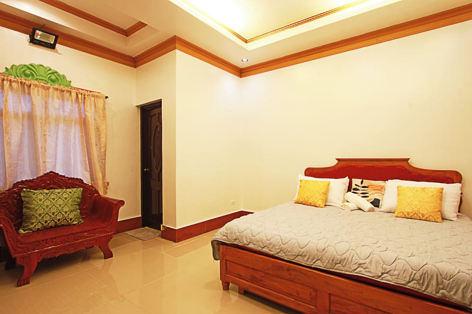 Superior Double Room, Balcony, Garden View | Blackout drapes, iron/ironing board, free WiFi