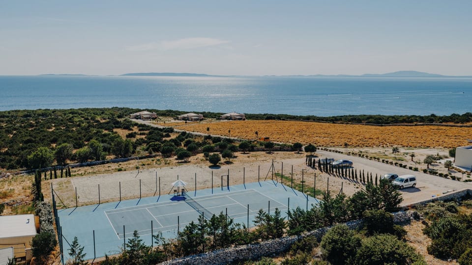 Tennis court