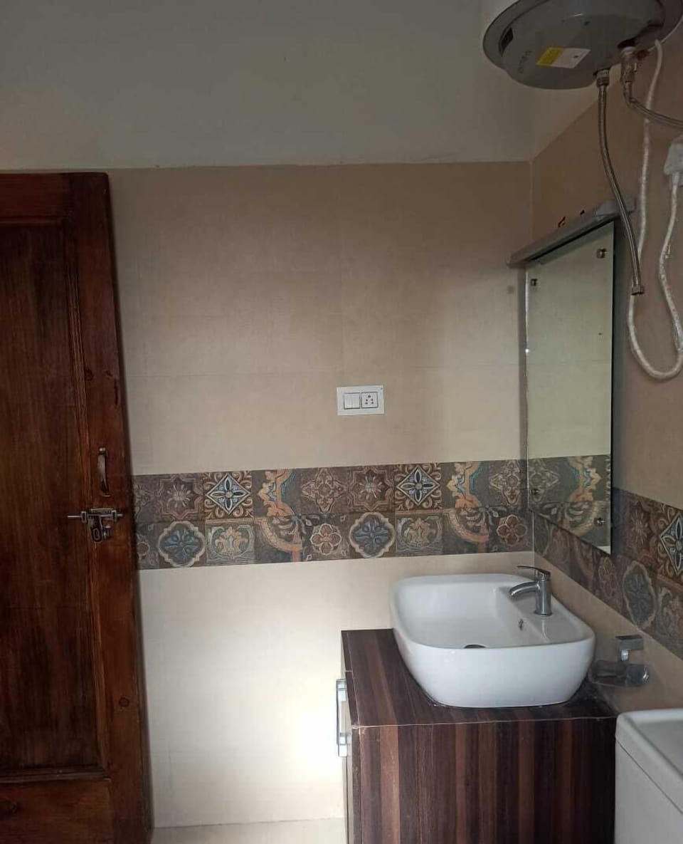 Deluxe Room | Bathroom