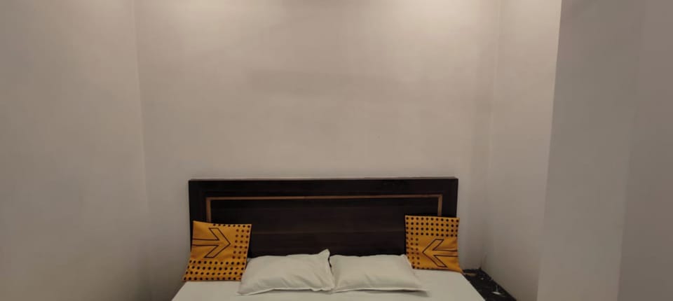 Basic Room | Desk, laptop workspace, free WiFi
