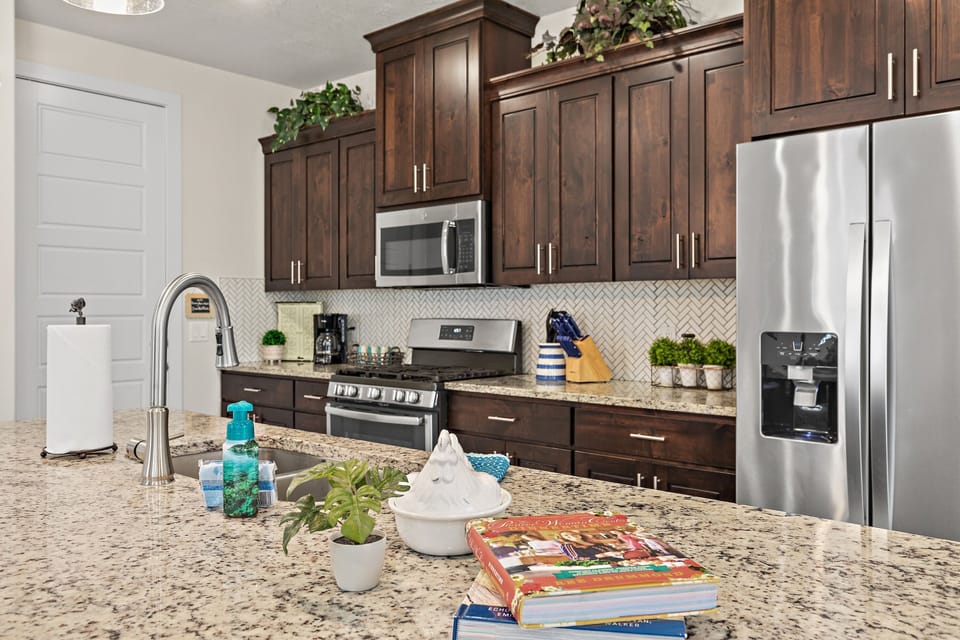 House, 5 Bedrooms | Private kitchen | Coffee/tea maker, fridge, oven, toaster