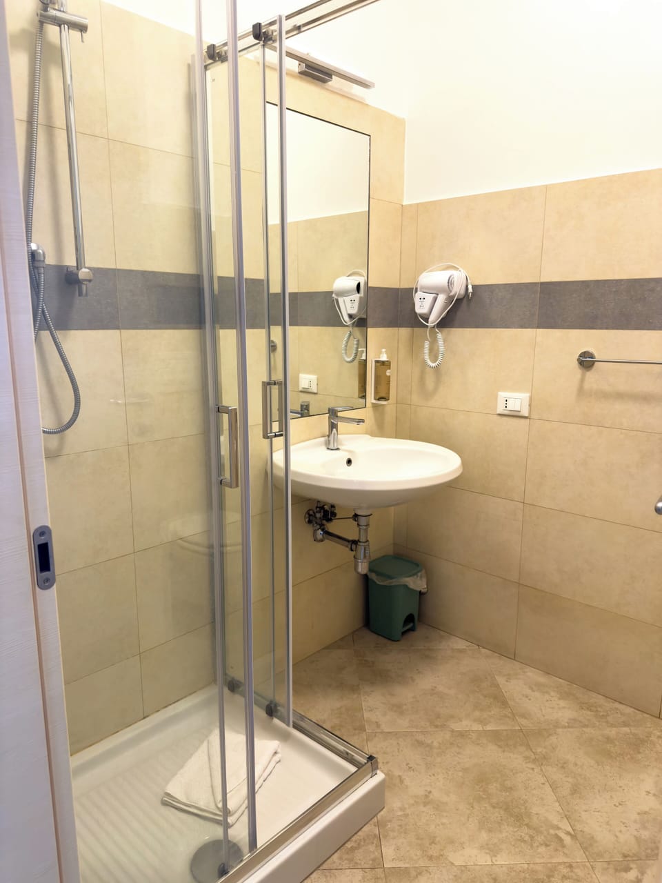 Deluxe Double Room | Bathroom