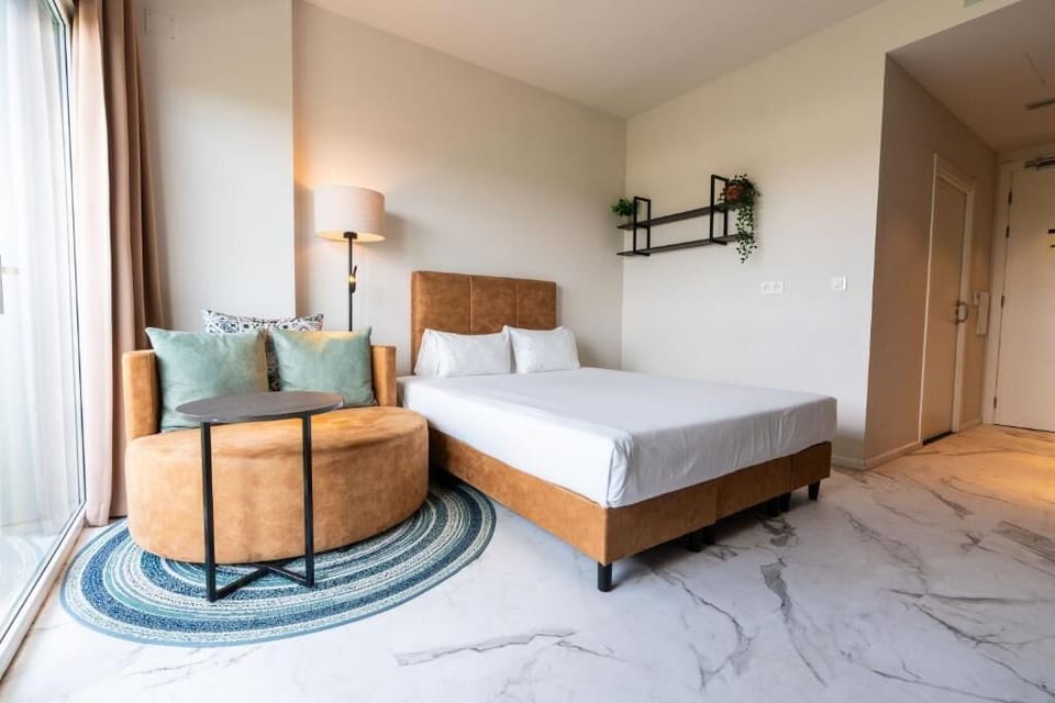 Desk, free WiFi, bed sheets, wheelchair access