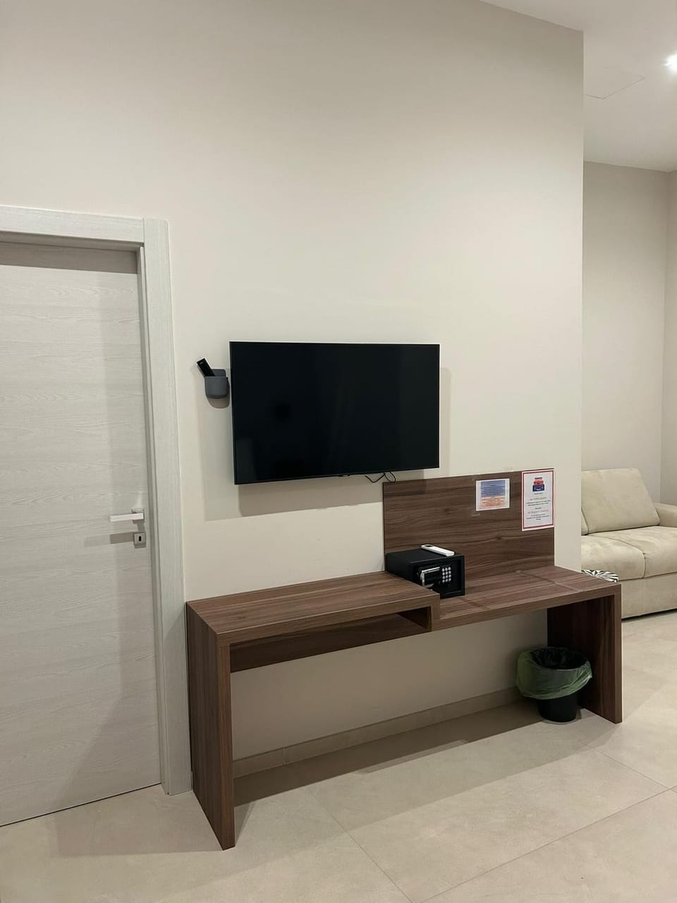 Comfort Quadruple Room, 1 King Bed with Sofa bed | Down comforters, pillowtop beds, in-room safe, laptop workspace
