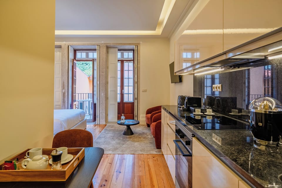 Comfort Studio | Private kitchen | Mini-fridge, microwave, oven, stovetop