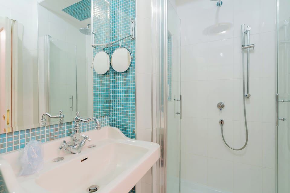 Superior Triple Room | Premium bedding, cribs/infant beds, rollaway beds, free WiFi