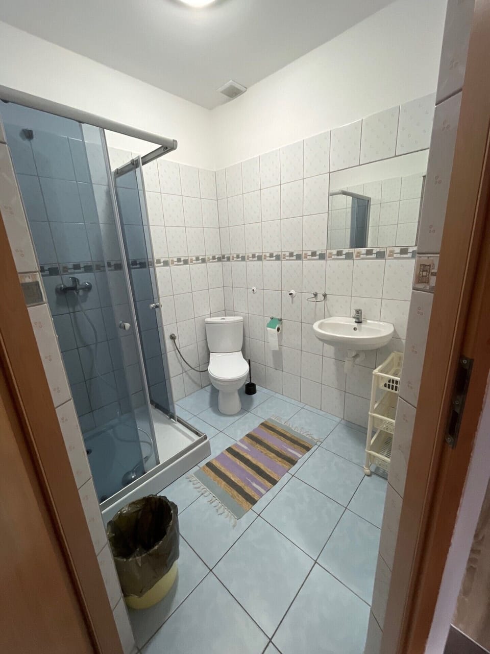 Classic Double Room | Bathroom | Shower, toilet paper