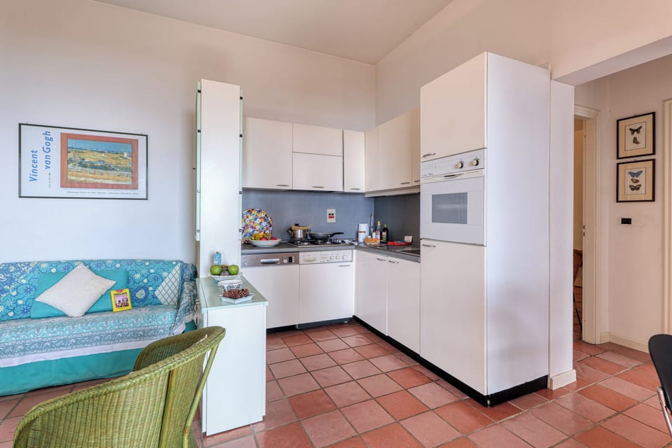 Standard Apartment, 2 Bedrooms, 2 Bathrooms (Hanbury Apt Pool And Sea) | Private kitchen