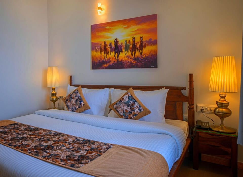 Deluxe Double Room, 1 King Bed, Non Smoking | Egyptian cotton sheets, premium bedding, memory foam beds