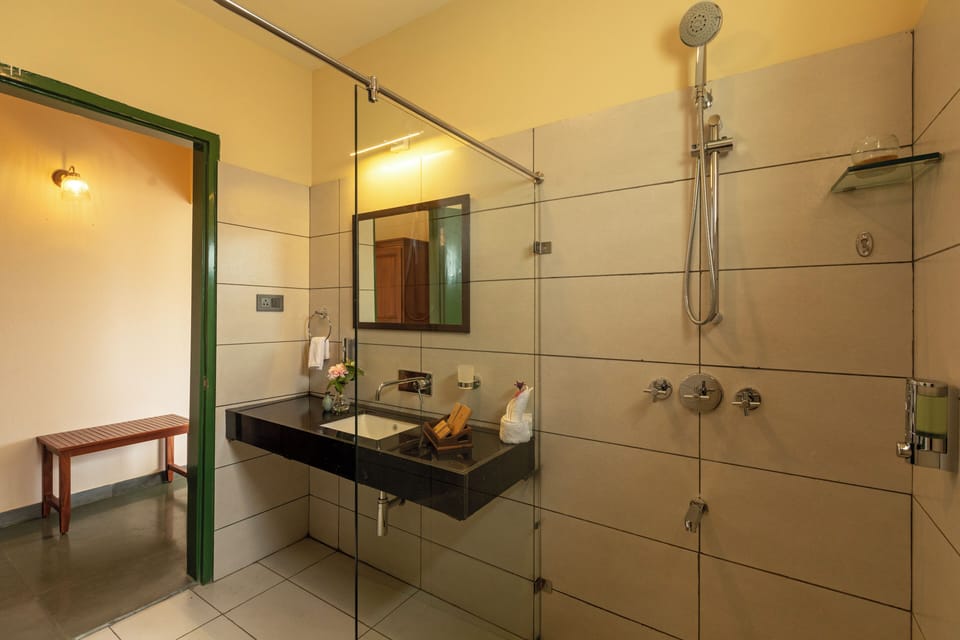 Bathroom | Shower, hair dryer, bidet, towels