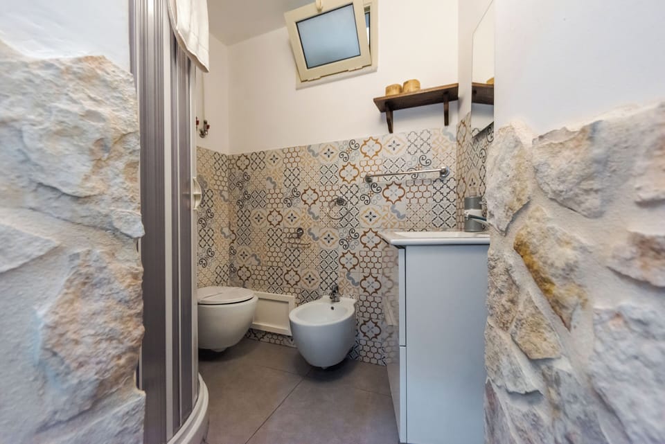 Apartment, 1 Bedroom | Bathroom | Hair dryer, bidet, towels, soap