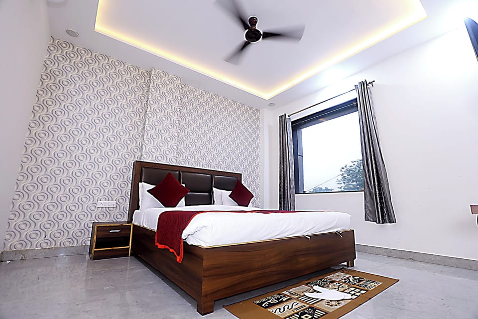Deluxe Double Room | Desk, laptop workspace, free WiFi