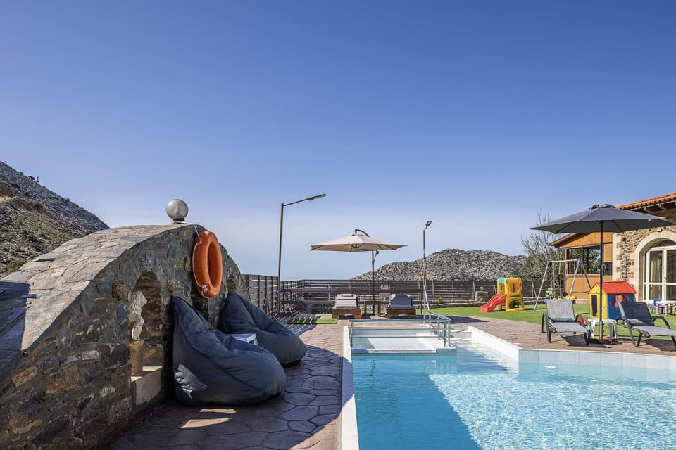 House | 7 bedrooms, soundproofing