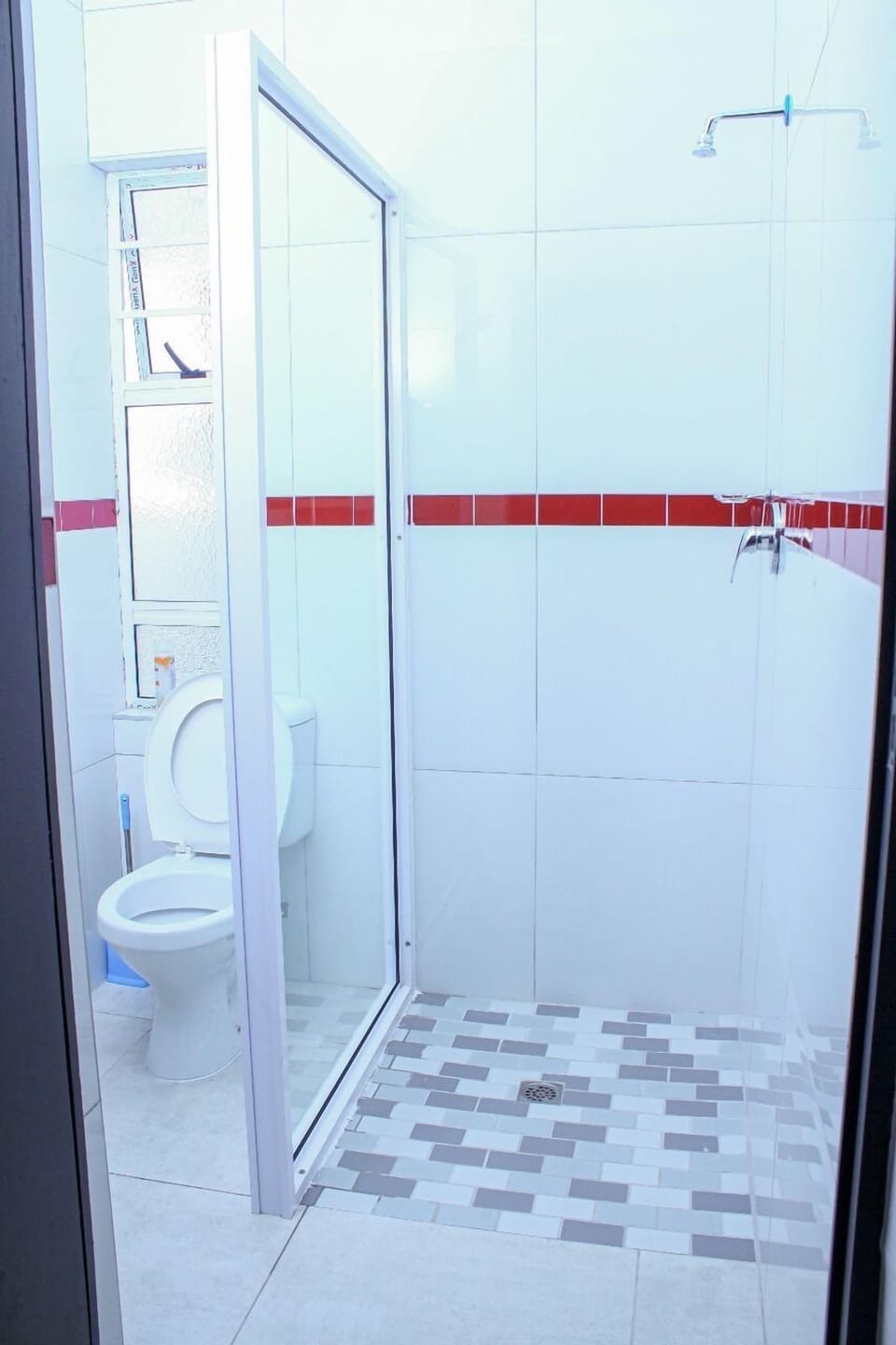 Basic Double Room | Bathroom | Shower, free toiletries, hair dryer, bathrobes