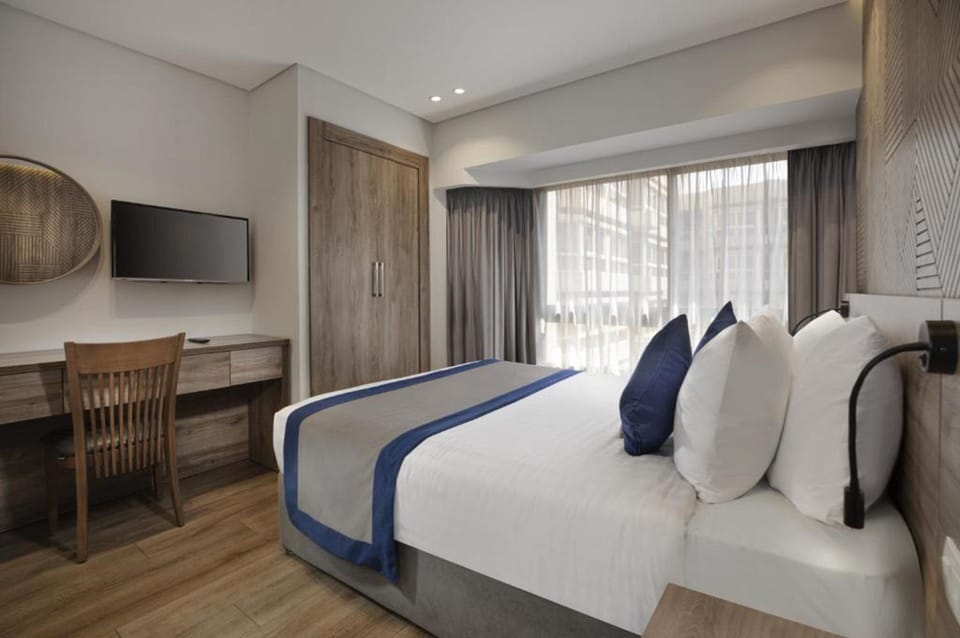 Minibar, in-room safe, blackout drapes, free WiFi