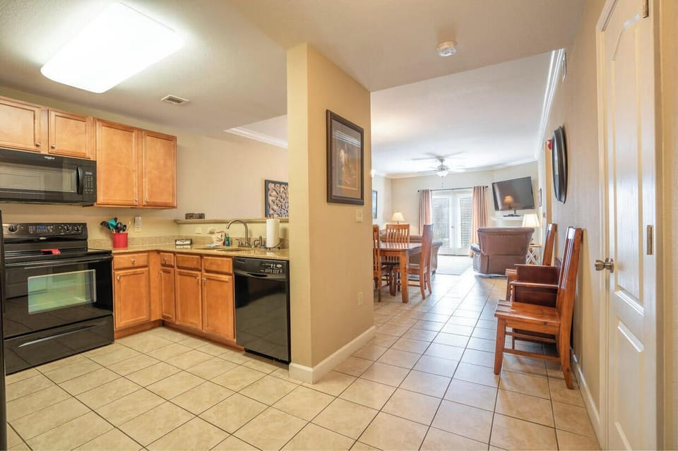 Condo, Multiple Beds, Balcony, Mountain View (Mountain View Condo 3307) | Private kitchen