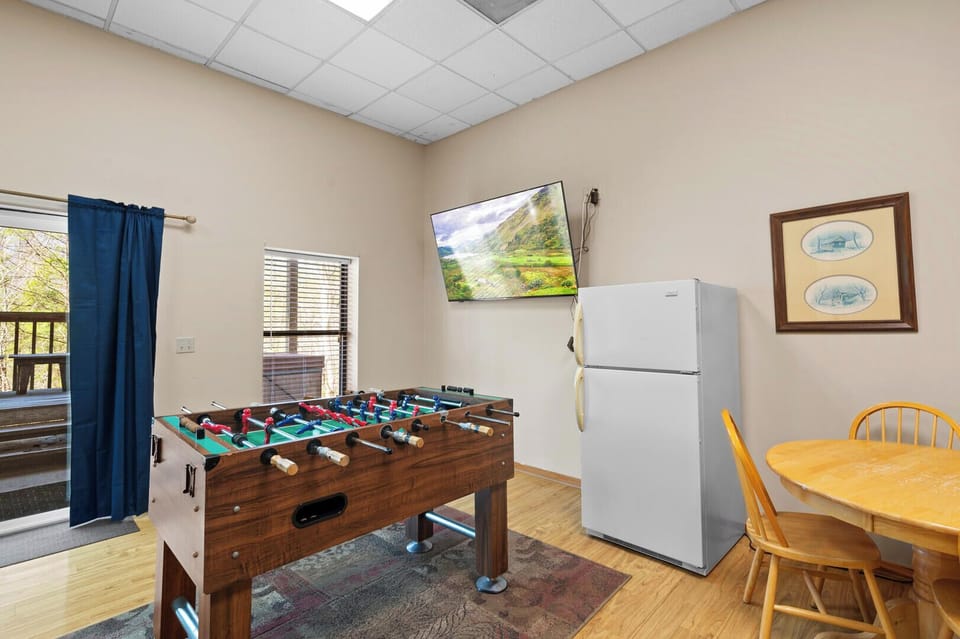 Cabin, Multiple Beds, Hot Tub, Garden View (Country Pines Lodge) | Game room