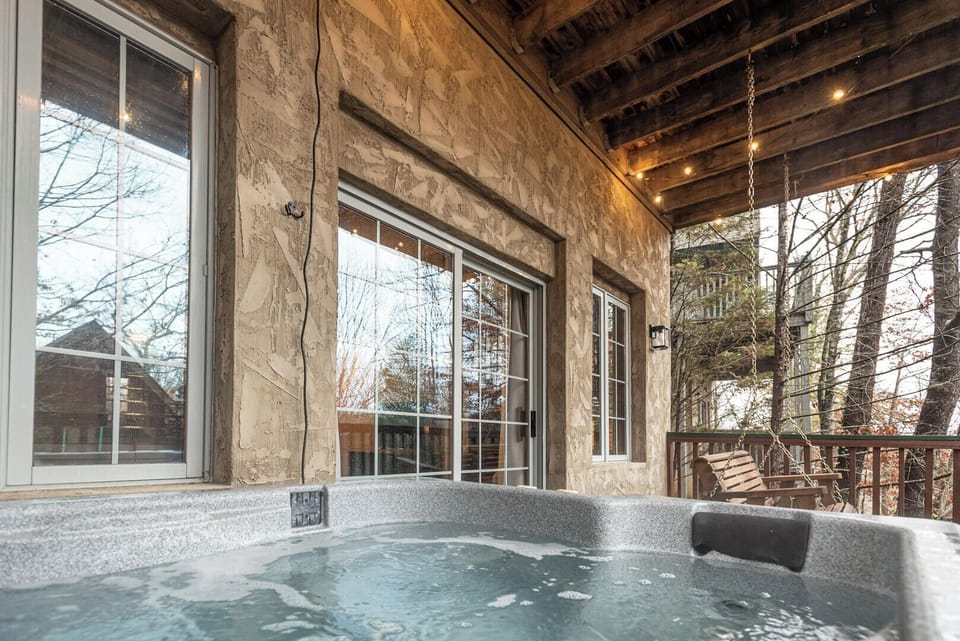 House, Multiple Beds, Hot Tub, Garden View (Ain't Misbehavin') | Outdoor spa tub