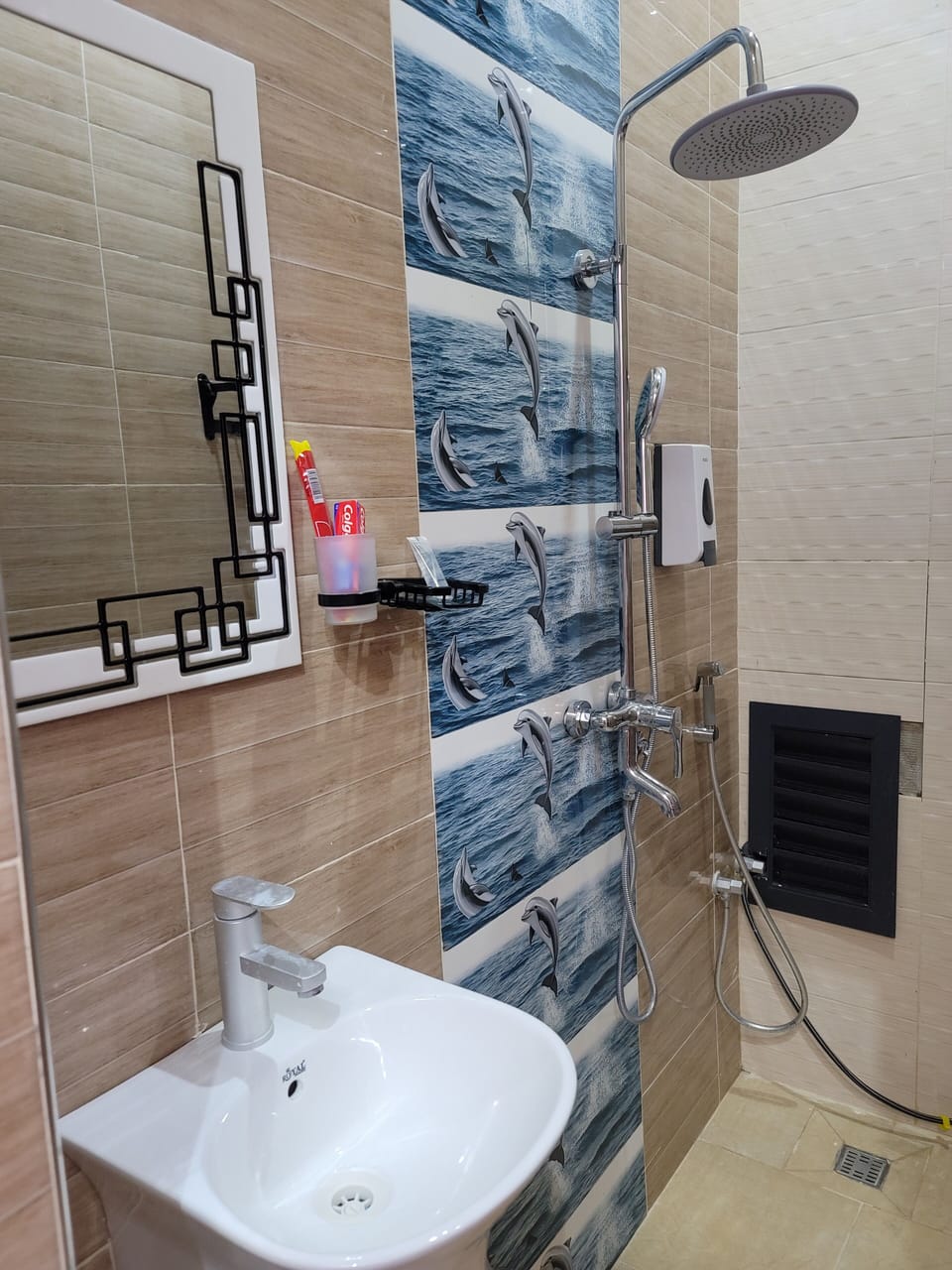 Single Room, Courtyard View | Bathroom | Shower, towels, soap, shampoo