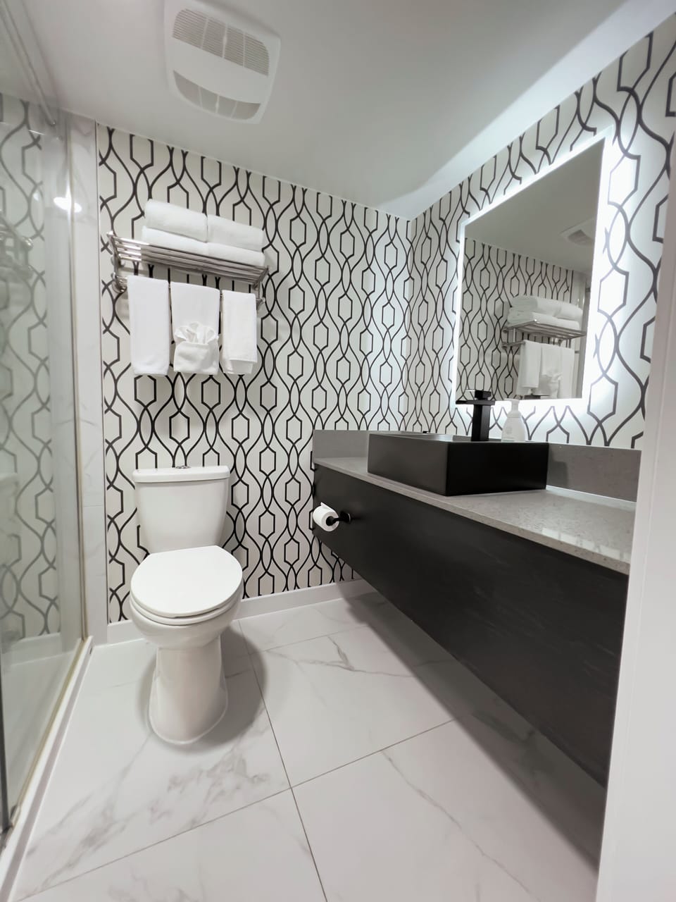 Studio Suite, Multiple Beds, Kitchenette, Ocean View (Sleeps 4) | Bathroom | Shower, rainfall showerhead, eco-friendly toiletries, hair dryer