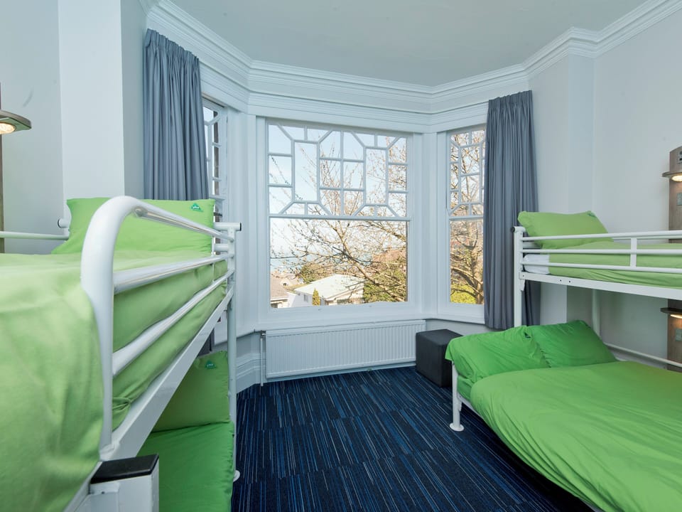 5 Bed Private Room | In-room safe, blackout drapes, bed sheets