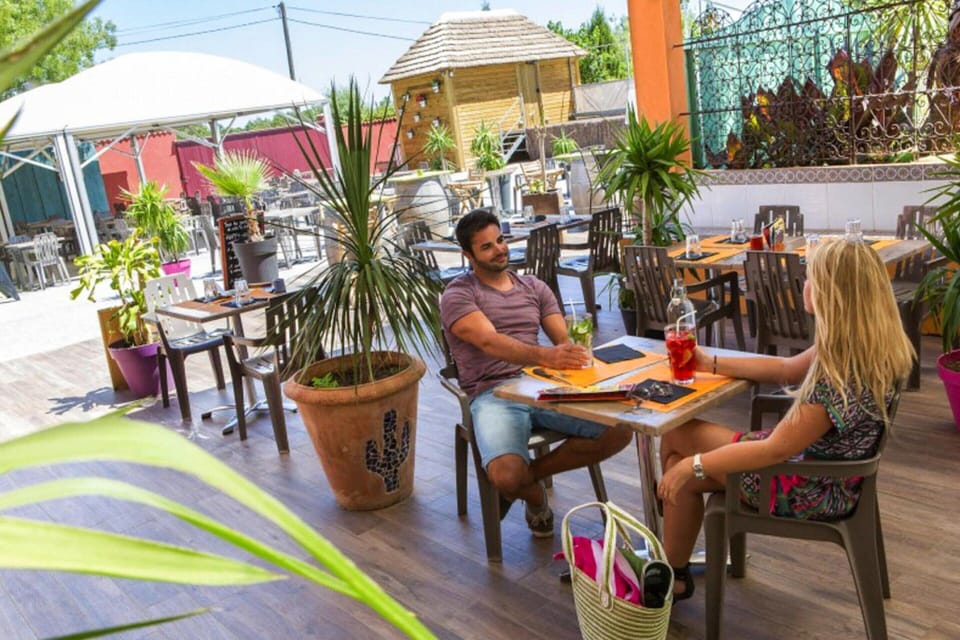 Mobile Home | Outdoor dining