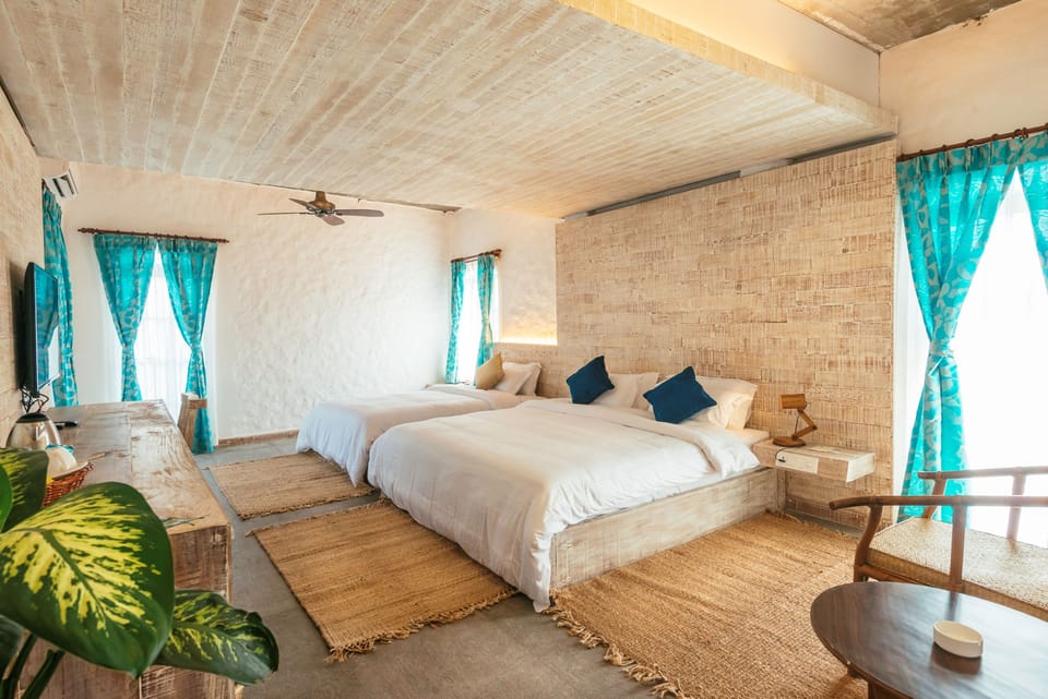 Honeymoon Suite | 1 bedroom, premium bedding, minibar, in-room safe