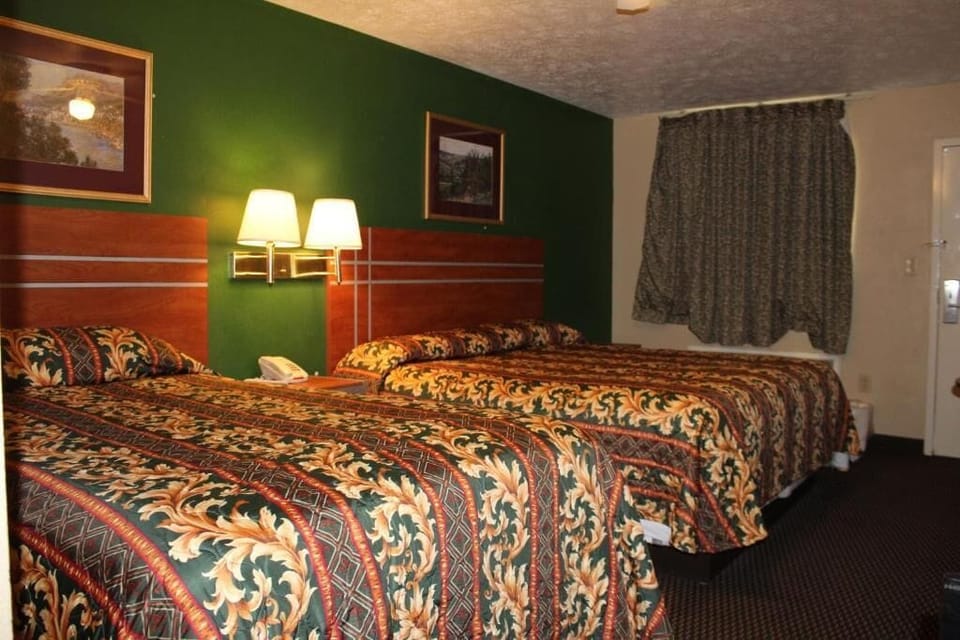 Desk, blackout drapes, soundproofing, free WiFi
