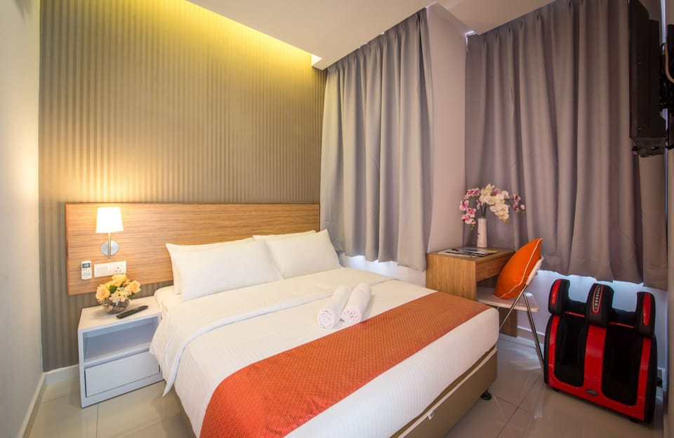Superior Room, 1 Queen Bed | Desk, free WiFi