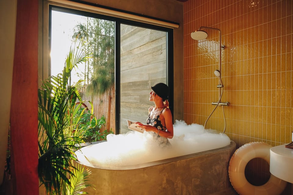 Star | Bathroom | Designer toiletries, hair dryer, towels, soap