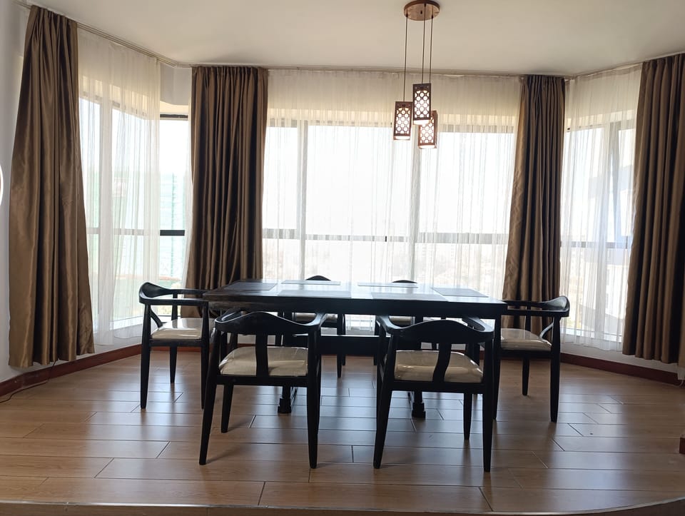 Comfort Apartment, City View | In-room dining